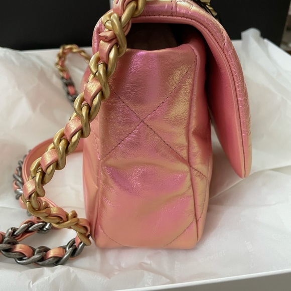 ❗️SOLD❗️Chanel 19 bag 21p pink iridescent small - Picture 7 of 15